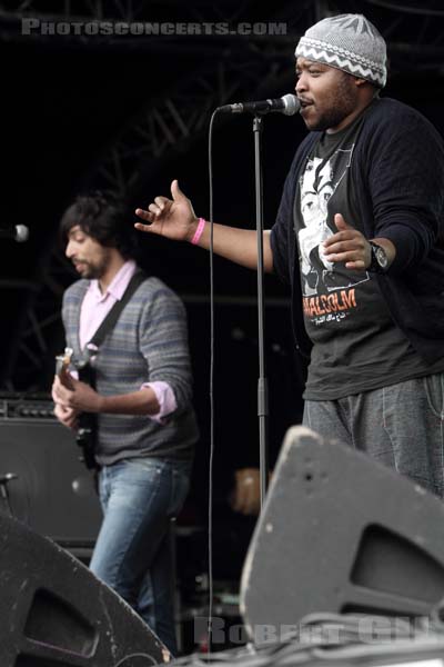 TUMI AND THE VOLUME - 2010-06-21 - VINCENNES - Chateau de Vincennes - 
